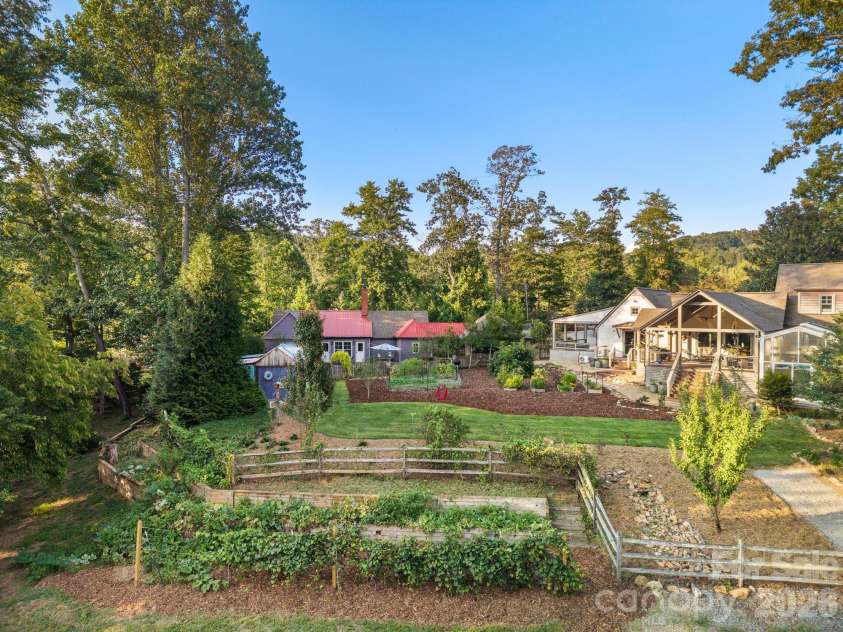 1 Orchid Lane, Asheville, NC 28803.  MLS# CAR4421419, YatesRealty ID 49235. 