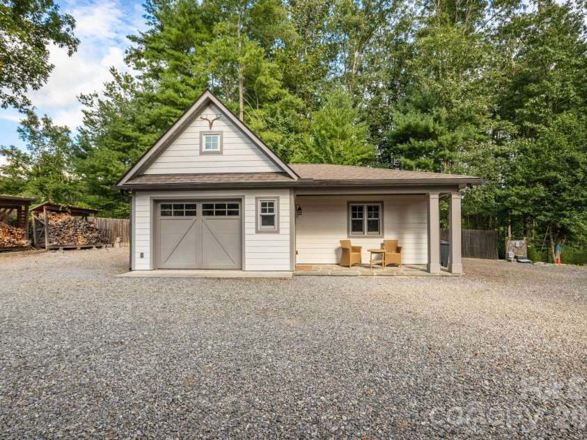 1 Orchid Lane, Asheville, NC 28803.  MLS# CAR4421419, YatesRealty ID 49235. Garage