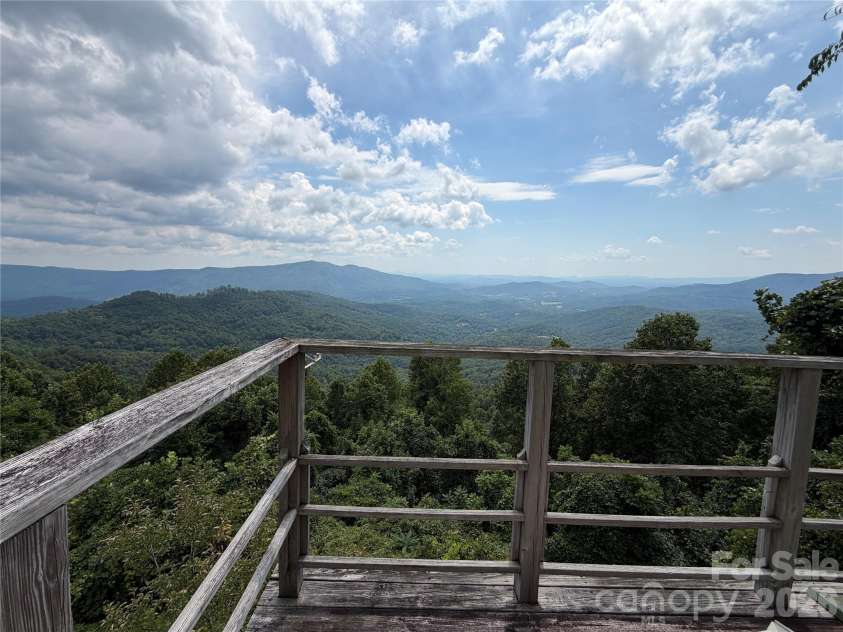 484 Alpine Drive, Little Switzerland, NC 28749.  MLS# CAR4415396, YatesRealty ID 49237. Upper viewing deck