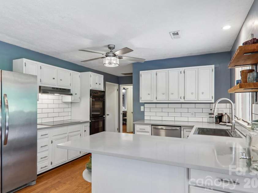 164 Pegg Road, Marshall, NC 28753.  MLS# CAR4417491, YatesRealty ID 49238. Kitchen