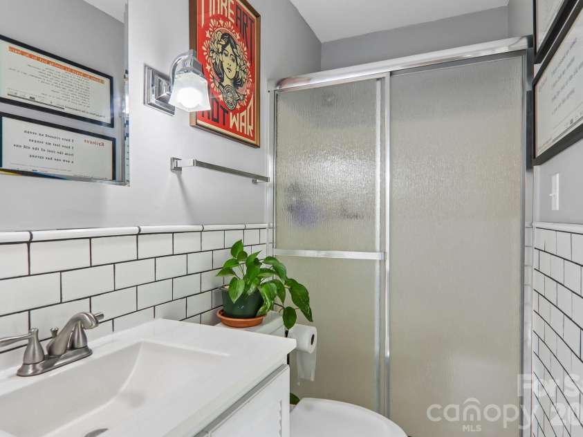 164 Pegg Road, Marshall, NC 28753.  MLS# CAR4417491, YatesRealty ID 49238. Primary bathroom