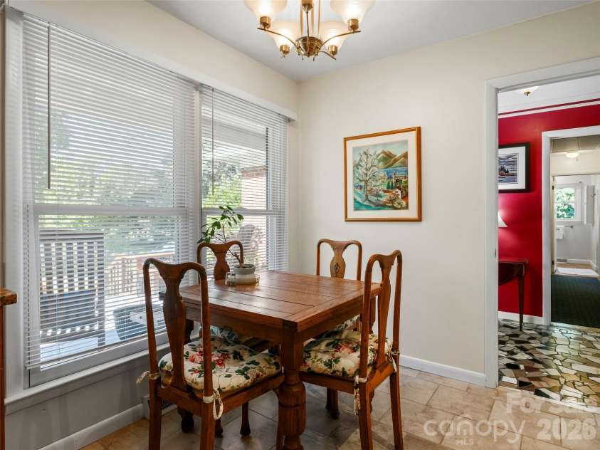 101 Castlerock Drive, Asheville, NC 28806.  MLS# CAR4418142, YatesRealty ID 49239. Eat-in kitchen space