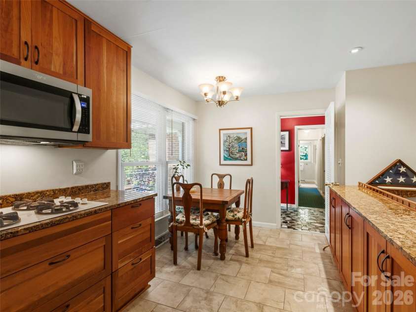 101 Castlerock Drive, Asheville, NC 28806.  MLS# CAR4418142, YatesRealty ID 49239. Kitchen and eat-in space