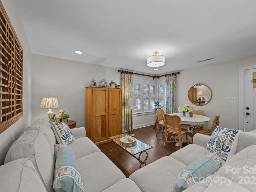 106 Turner Avenue, Charlotte, NC 28216.  MLS# CAR4243777, YatesRealty ID 4924. Living Room 1