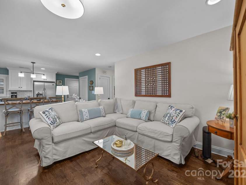 106 Turner Avenue, Charlotte, NC 28216.  MLS# CAR4243777, YatesRealty ID 4924. Living Room 2