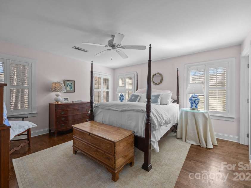 106 Turner Avenue, Charlotte, NC 28216.  MLS# CAR4243777, YatesRealty ID 4924. Owner Suite