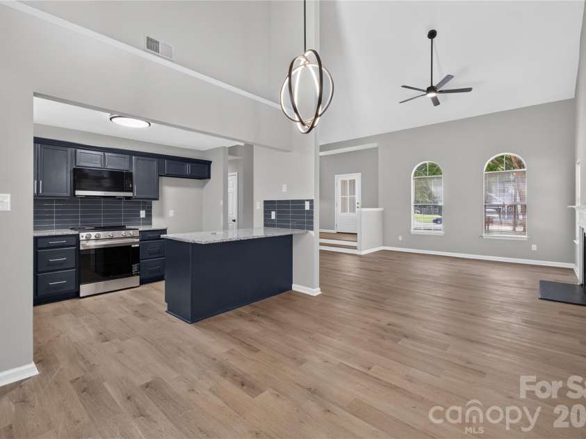 702 Foxborough Road, Charlotte, NC 28213.  MLS# CAR4421648, YatesRealty ID 49242. 