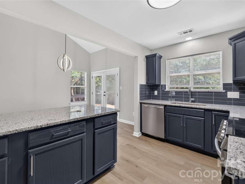 702 Foxborough Road, Charlotte, NC 28213.  MLS# CAR4421648, YatesRealty ID 49242. 