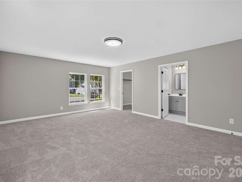 702 Foxborough Road, Charlotte, NC 28213.  MLS# CAR4421648, YatesRealty ID 49242. 