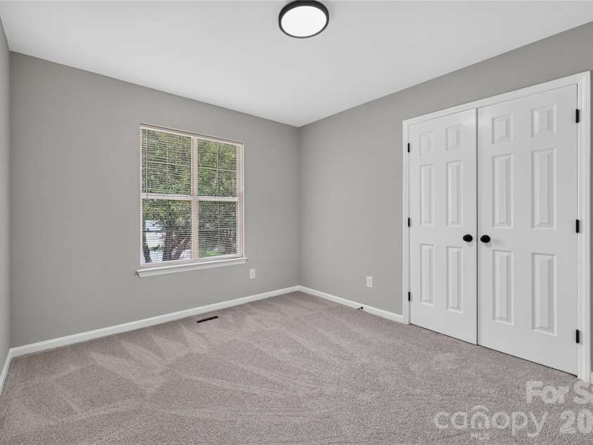 702 Foxborough Road, Charlotte, NC 28213.  MLS# CAR4421648, YatesRealty ID 49242. 