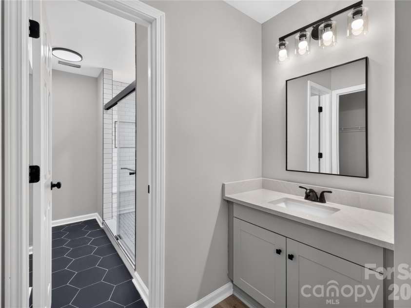 702 Foxborough Road, Charlotte, NC 28213.  MLS# CAR4421648, YatesRealty ID 49242. 