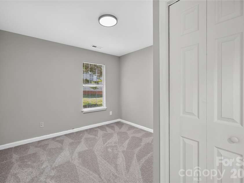 702 Foxborough Road, Charlotte, NC 28213.  MLS# CAR4421648, YatesRealty ID 49242. 