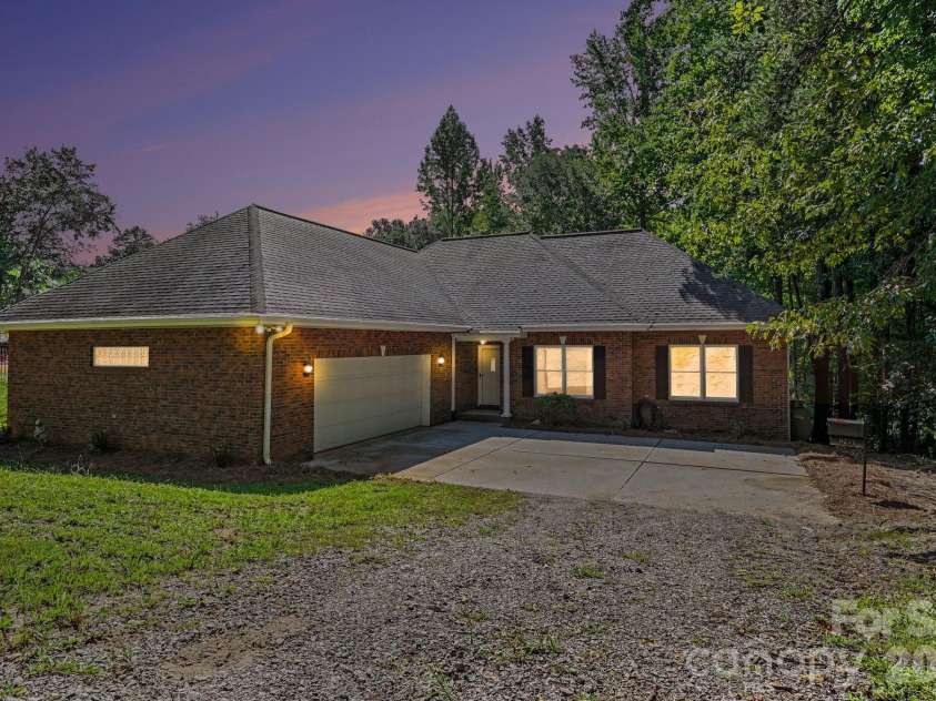 8271 Long Island Road, Catawba, NC 28609.  MLS# CAR4422034, YatesRealty ID 49243. 