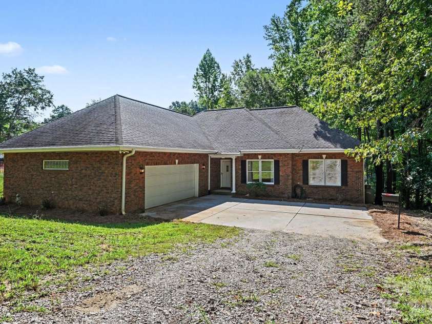 8271 Long Island Road, Catawba, NC 28609.  MLS# CAR4422034, YatesRealty ID 49243. 