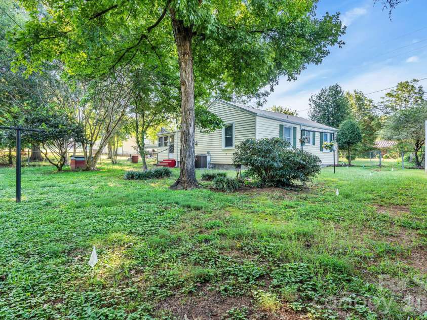 344 Owens Road, Lexington, NC 27292.  MLS# CAR4421664, YatesRealty ID 49244. 