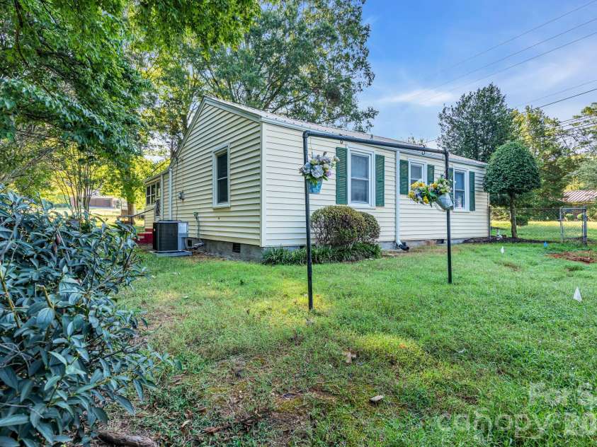 344 Owens Road, Lexington, NC 27292.  MLS# CAR4421664, YatesRealty ID 49244. 