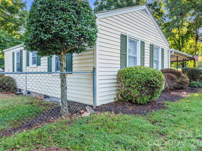 344 Owens Road, Lexington, NC 27292.  MLS# CAR4421664, YatesRealty ID 49244. 