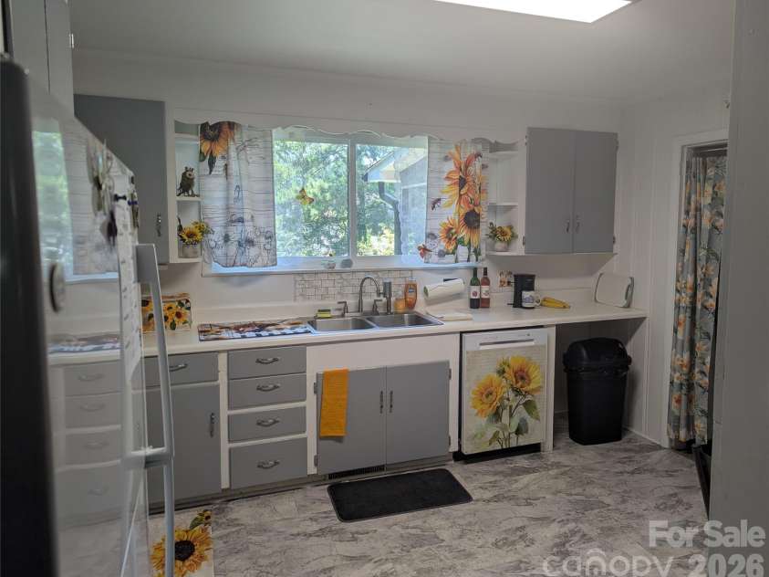 1311 Metcalf Road, Shelby, NC 28150.  MLS# CAR4422153, YatesRealty ID 49245. Kitchen