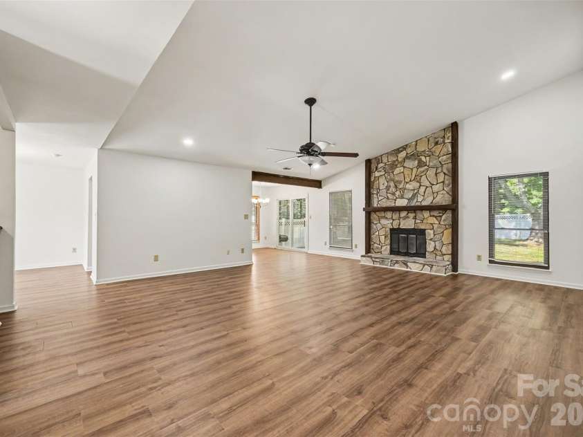 10225 Atchinson Drive, Mint Hill, NC 28227.  MLS# CAR4420202, YatesRealty ID 49246. 