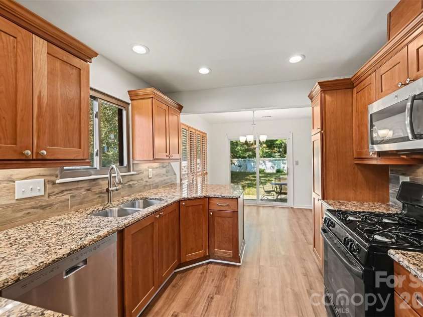 10225 Atchinson Drive, Mint Hill, NC 28227.  MLS# CAR4420202, YatesRealty ID 49246. 