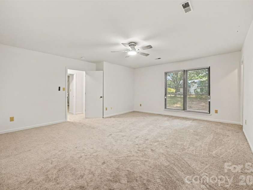 10225 Atchinson Drive, Mint Hill, NC 28227.  MLS# CAR4420202, YatesRealty ID 49246. 
