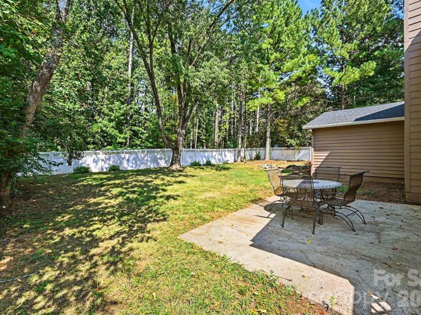 10225 Atchinson Drive, Mint Hill, NC 28227.  MLS# CAR4420202, YatesRealty ID 49246. 