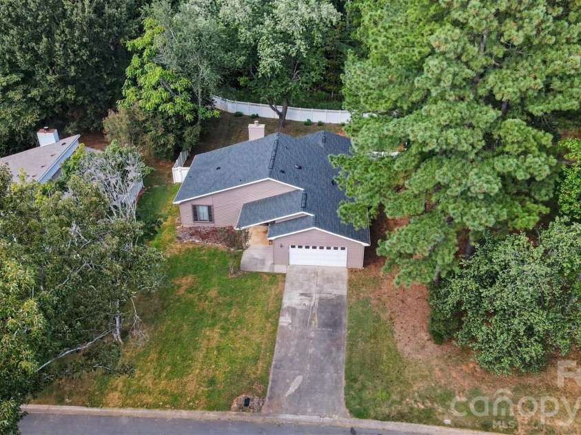 10225 Atchinson Drive, Mint Hill, NC 28227.  MLS# CAR4420202, YatesRealty ID 49246. 