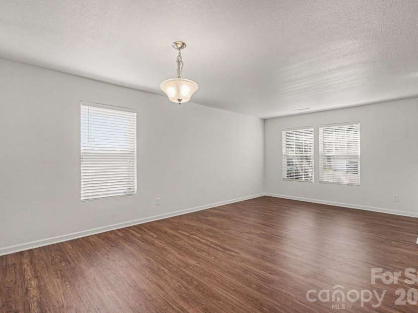 8401 Rockmoor Ridge Road, Charlotte, NC 28215.  MLS# CAR4421109, YatesRealty ID 49247. 