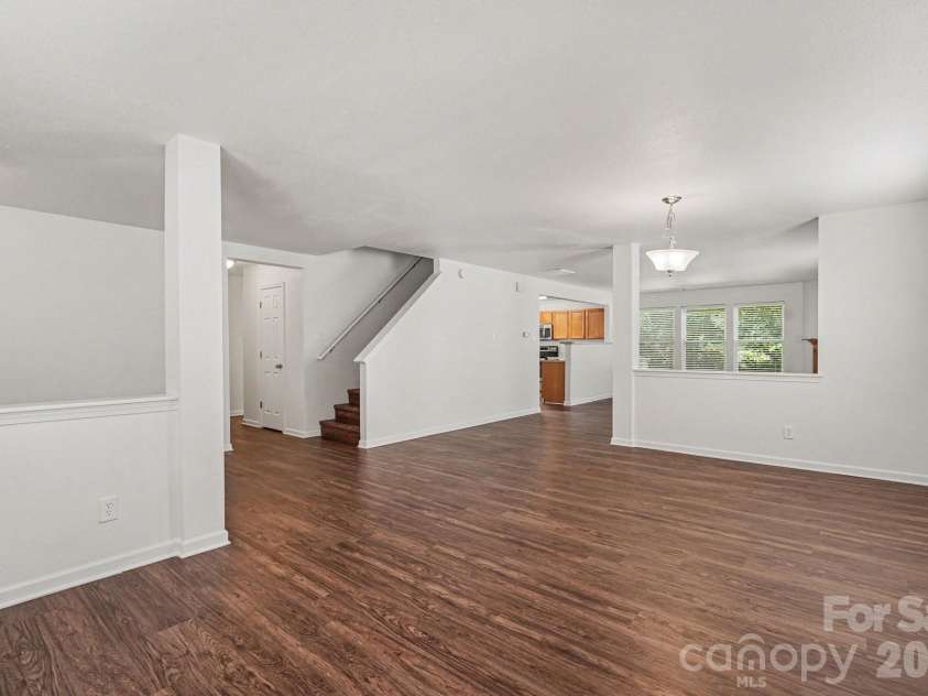 8401 Rockmoor Ridge Road, Charlotte, NC 28215.  MLS# CAR4421109, YatesRealty ID 49247. 