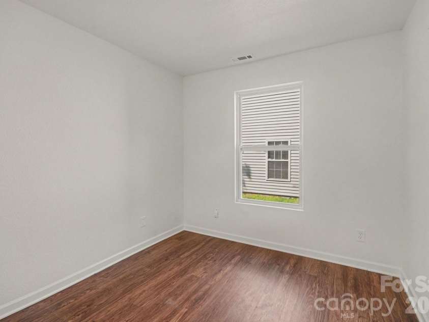 8401 Rockmoor Ridge Road, Charlotte, NC 28215.  MLS# CAR4421109, YatesRealty ID 49247. 