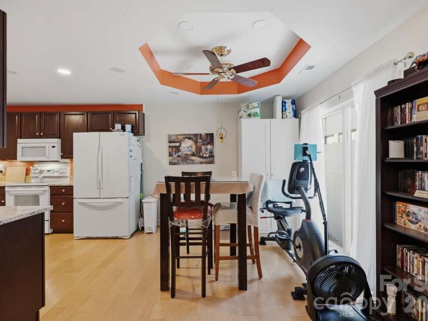 7917 Pebbleridge Drive, Charlotte, NC 28212.  MLS# CAR4421717, YatesRealty ID 49248. 