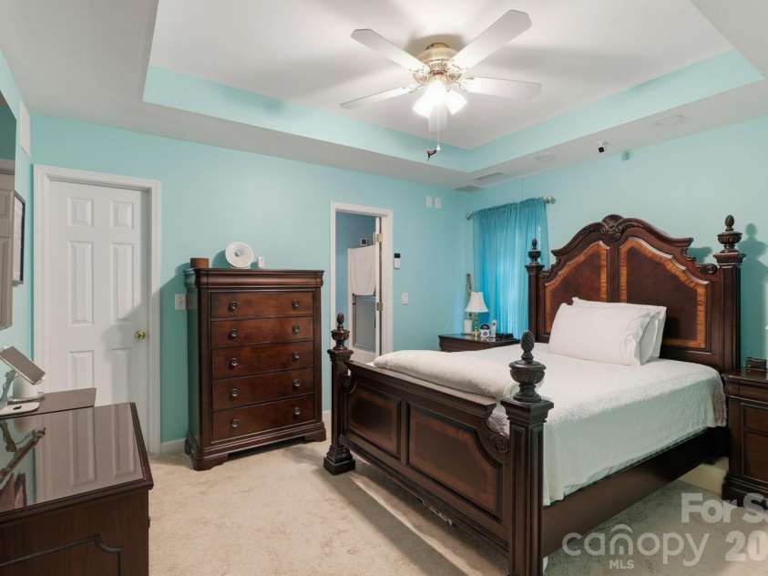 7917 Pebbleridge Drive, Charlotte, NC 28212.  MLS# CAR4421717, YatesRealty ID 49248. 