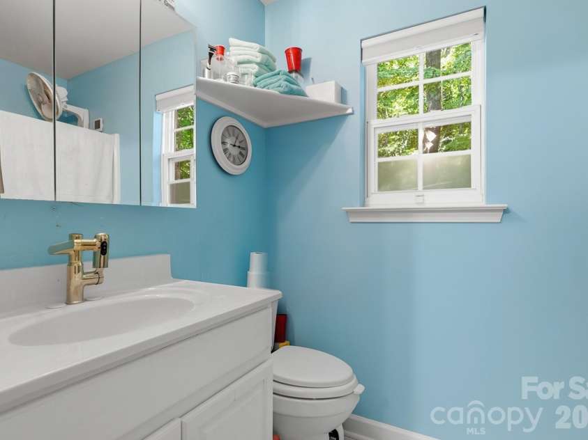 7917 Pebbleridge Drive, Charlotte, NC 28212.  MLS# CAR4421717, YatesRealty ID 49248. 