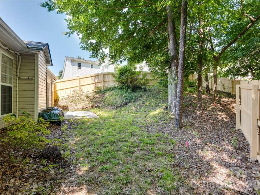7917 Pebbleridge Drive, Charlotte, NC 28212.  MLS# CAR4421717, YatesRealty ID 49248. 