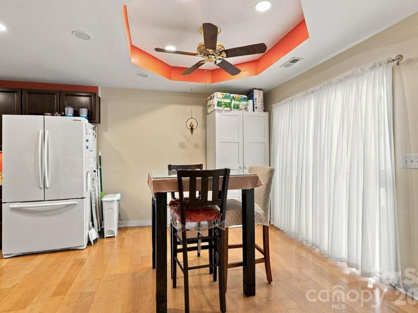 7917 Pebbleridge Drive, Charlotte, NC 28212.  MLS# CAR4421717, YatesRealty ID 49248. 