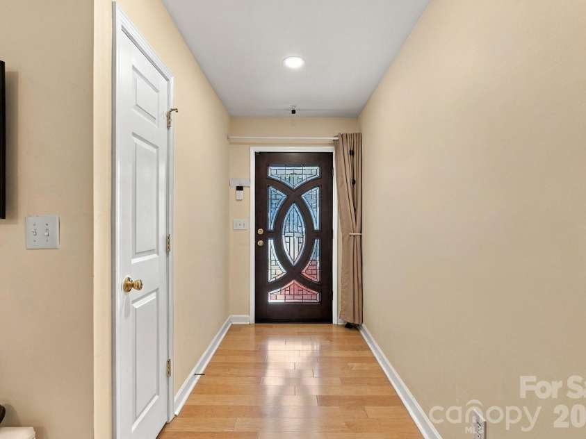 7917 Pebbleridge Drive, Charlotte, NC 28212.  MLS# CAR4421717, YatesRealty ID 49248. 
