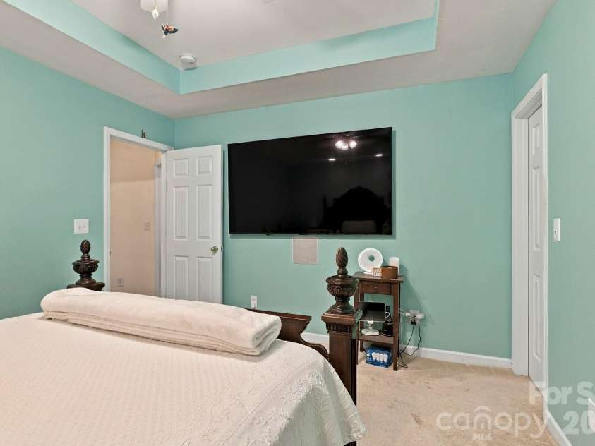 7917 Pebbleridge Drive, Charlotte, NC 28212.  MLS# CAR4421717, YatesRealty ID 49248. 