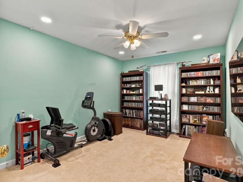 7917 Pebbleridge Drive, Charlotte, NC 28212.  MLS# CAR4421717, YatesRealty ID 49248. 
