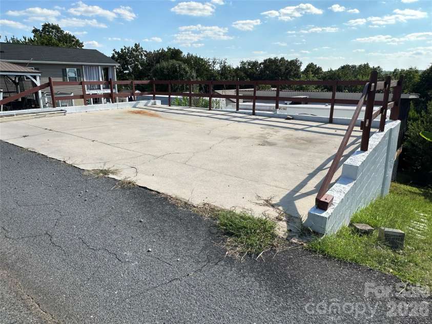 108 Robin Lane, New London, NC 28127.  MLS# CAR4410799, YatesRealty ID 49249. 
