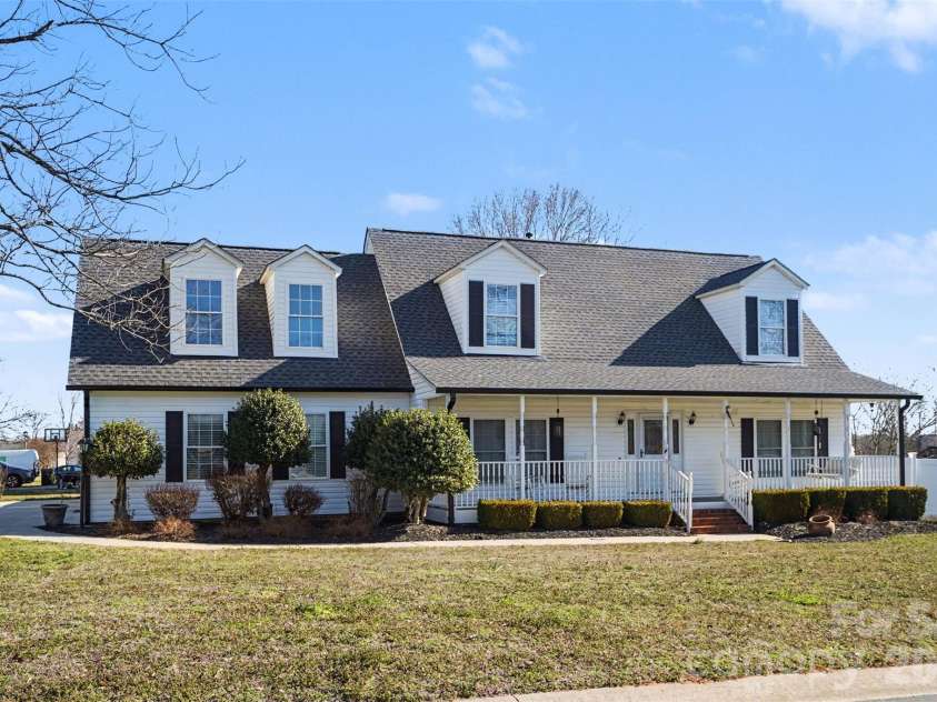 404 Brookhollow Drive, York, SC 29745.  MLS# CAR4341964, YatesRealty ID 4925. 