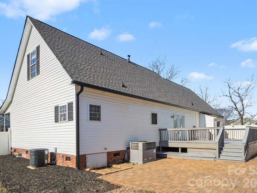 404 Brookhollow Drive, York, SC 29745.  MLS# CAR4341964, YatesRealty ID 4925. 