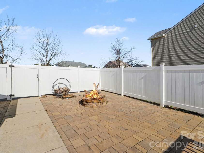 404 Brookhollow Drive, York, SC 29745.  MLS# CAR4341964, YatesRealty ID 4925. 