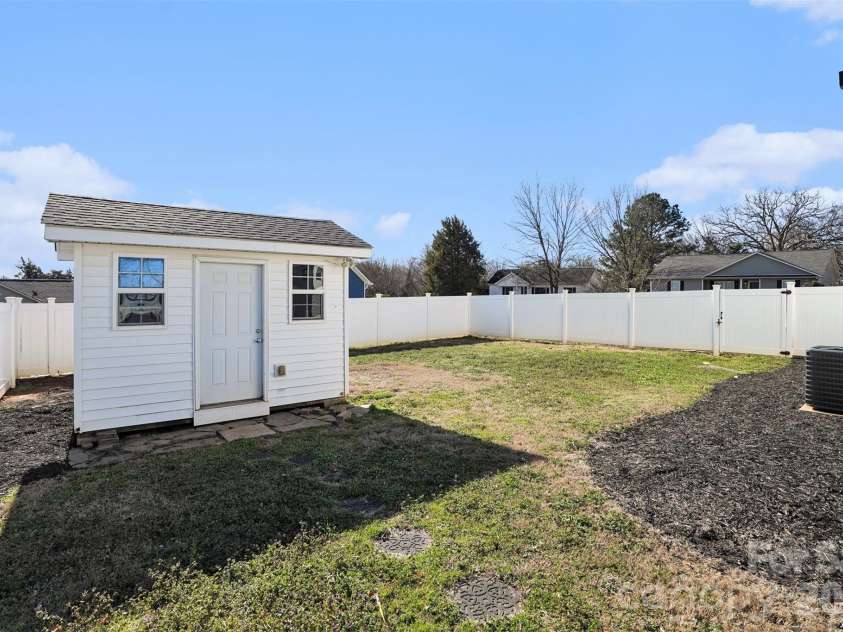 404 Brookhollow Drive, York, SC 29745.  MLS# CAR4341964, YatesRealty ID 4925. 