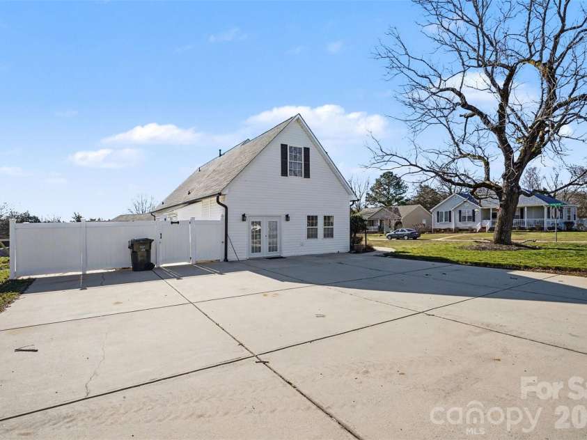 404 Brookhollow Drive, York, SC 29745.  MLS# CAR4341964, YatesRealty ID 4925. 
