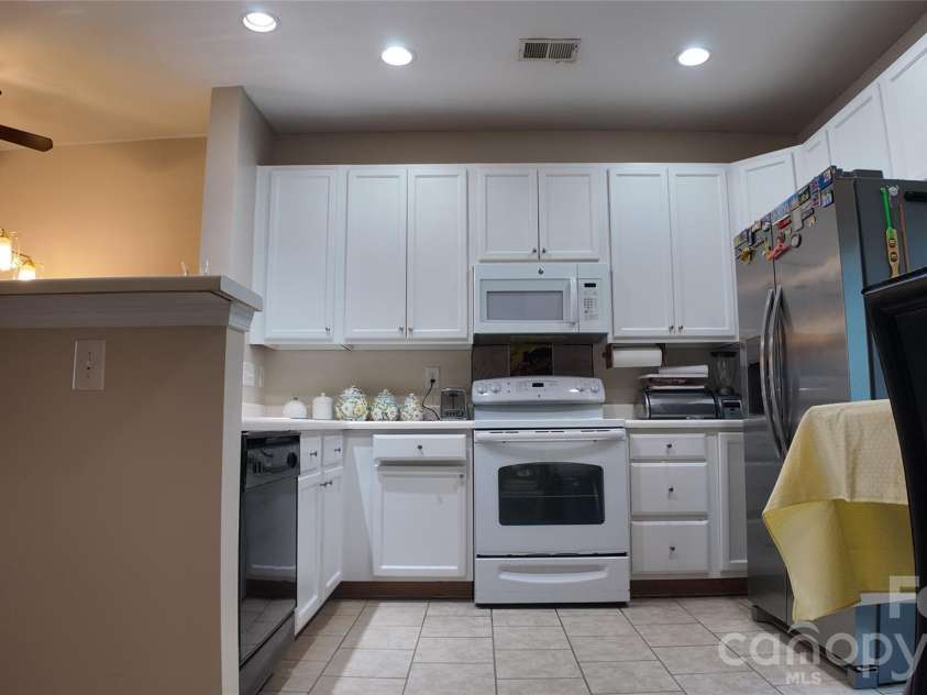 539 Delta Drive, Fort Mill, SC 29715.  MLS# CAR4421805, YatesRealty ID 49250. 