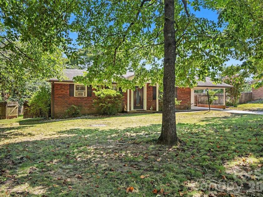 3932 Yokley Street, Winston Salem, NC 27107.  MLS# CAR4422109, YatesRealty ID 49252. 
