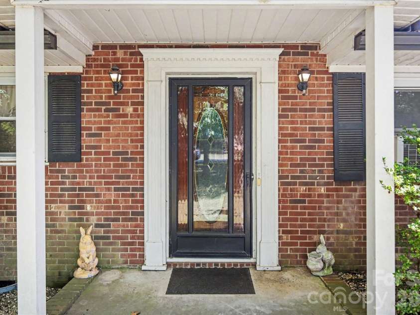3932 Yokley Street, Winston Salem, NC 27107.  MLS# CAR4422109, YatesRealty ID 49252. 