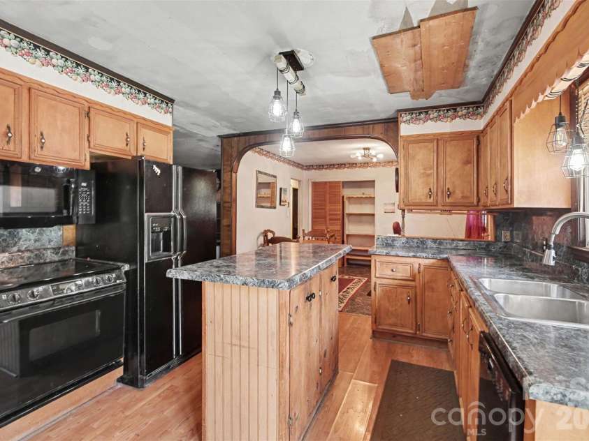 3932 Yokley Street, Winston Salem, NC 27107.  MLS# CAR4422109, YatesRealty ID 49252. 