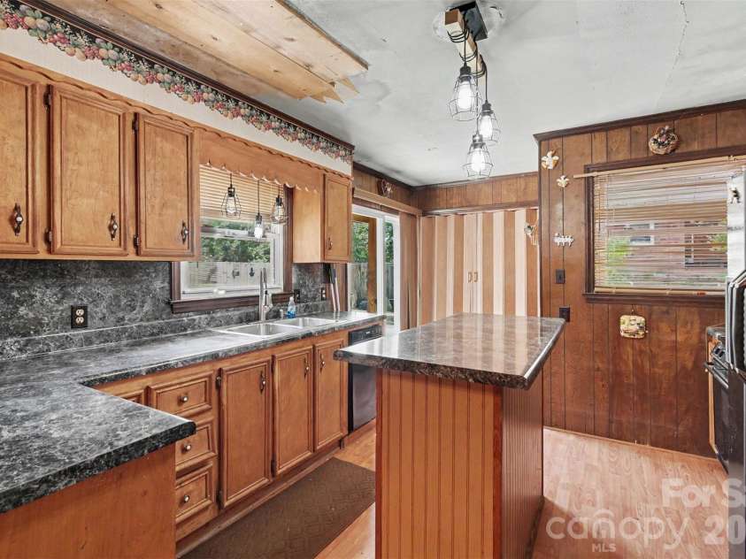 3932 Yokley Street, Winston Salem, NC 27107.  MLS# CAR4422109, YatesRealty ID 49252. 