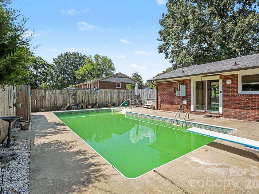 3932 Yokley Street, Winston Salem, NC 27107.  MLS# CAR4422109, YatesRealty ID 49252. 
